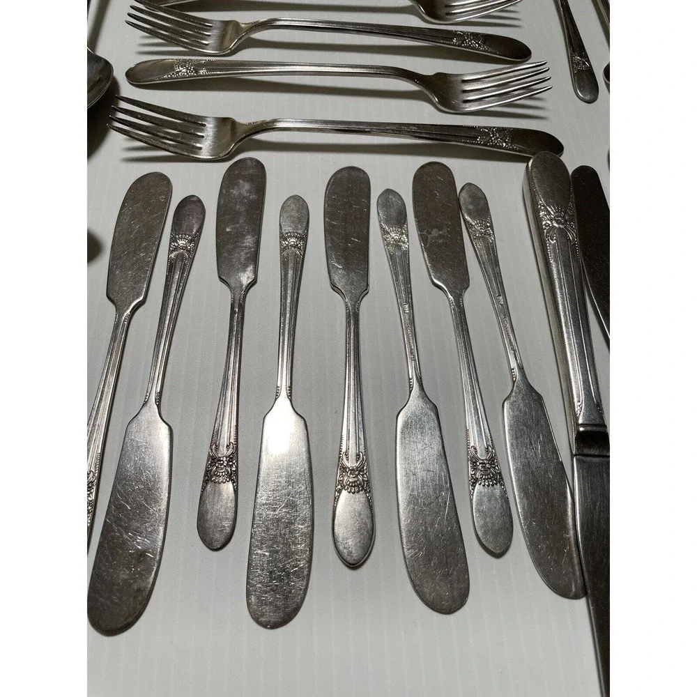 Vintage Rogers Mfg. Co. Triumph Silver Plate Flatware 39 Pieces Forks Spoons